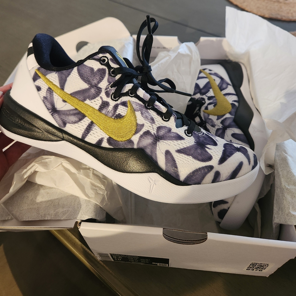 Kobe 8 Protro Mambacita Gigi Nike Shoes White, Black, Gold. Mens 8.5 Womens 10.
